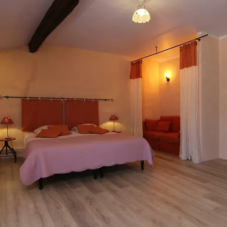 度假居 Guillot - Hameau Calme 8km De Jonzac *