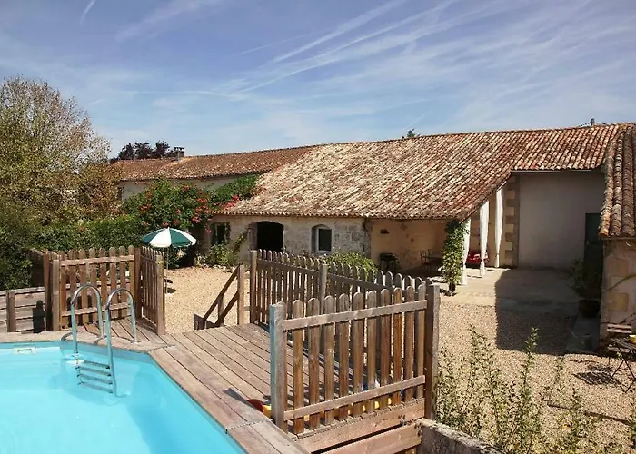 Guillot - Hameau Calme 8km De Jonzac *